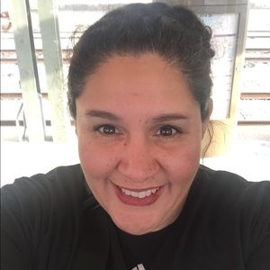 Meet your Posher, Ana